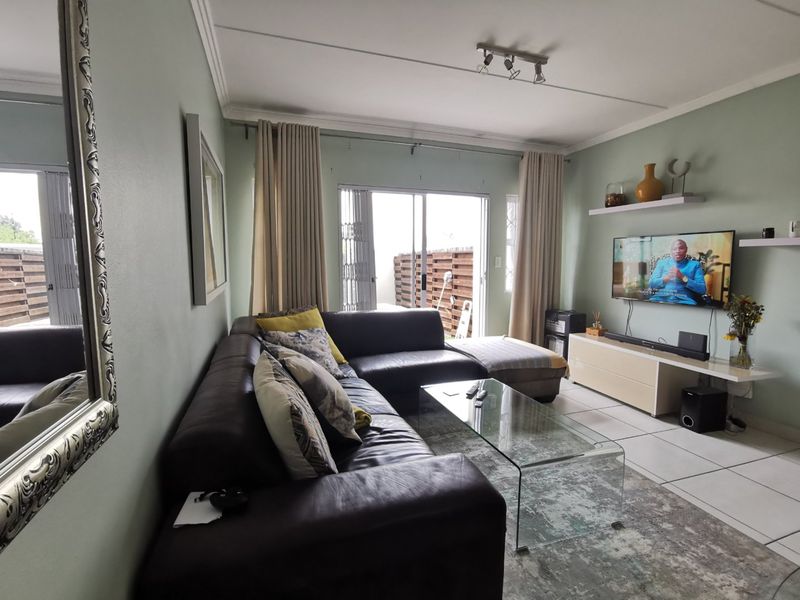 MODERN GROUND FLOOR PETS FRIENDLY DUPLEX – READY TO MOVE IN!   - Photo 5