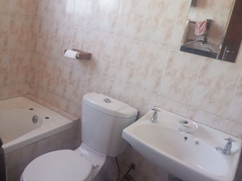 Charming 2-bedroom house for sale in Fountain Village, Blue Downs.   EXCLUSIVE SOLE MANDATE!!!!!!!!!!! - Photo 6