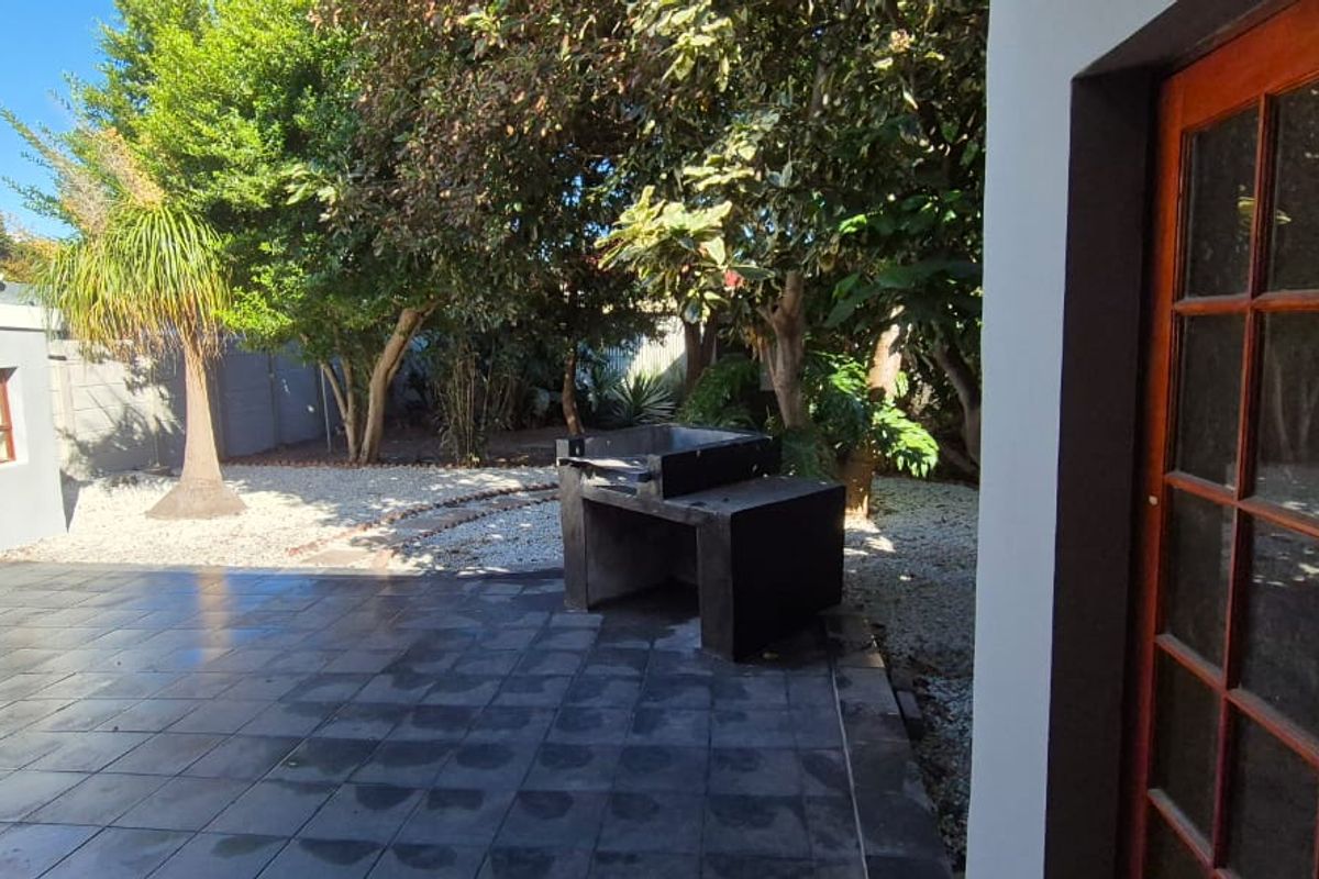 Freshly renovated and modernised  - Photo 2
