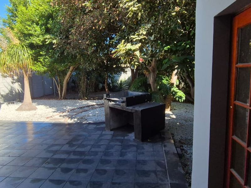 Freshly renovated and modernised  - Photo 2