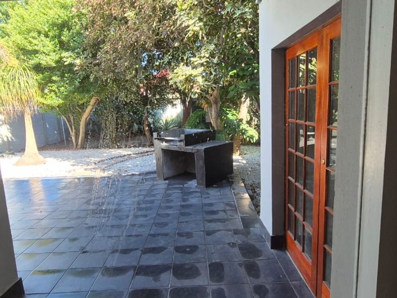 Freshly renovated and modernised  - Photo 8