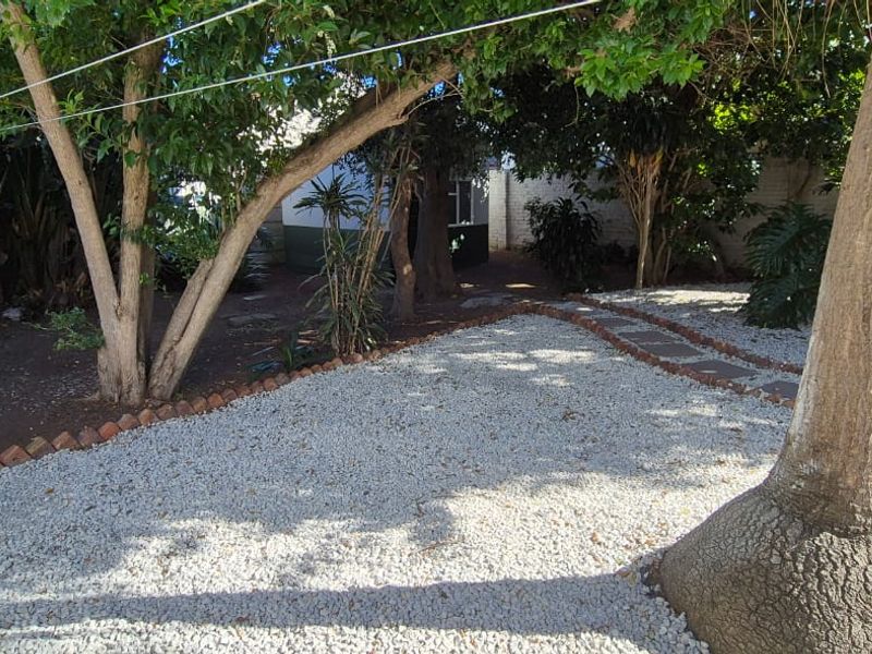 Freshly renovated and modernised  - Photo 3