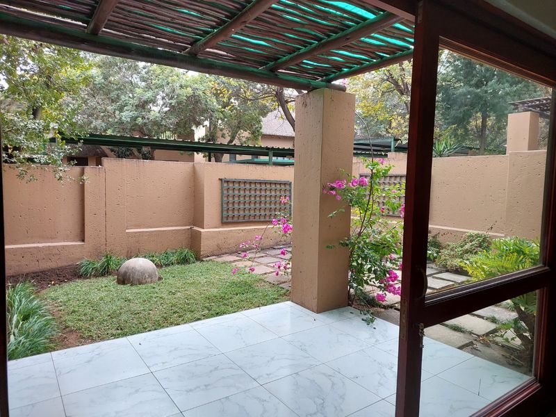 2 Bedroom Garden Unit in Douglasdale - Photo 3