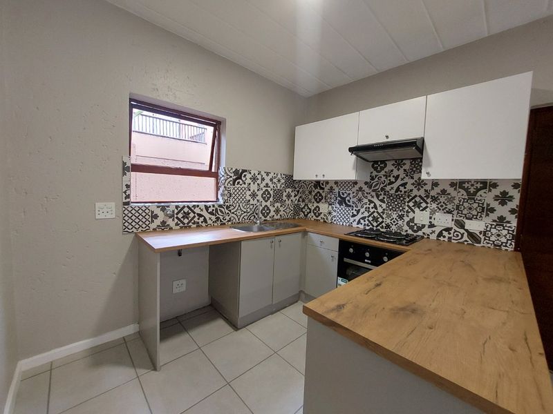 2 Bedroom Garden Unit in Douglasdale - Photo 8