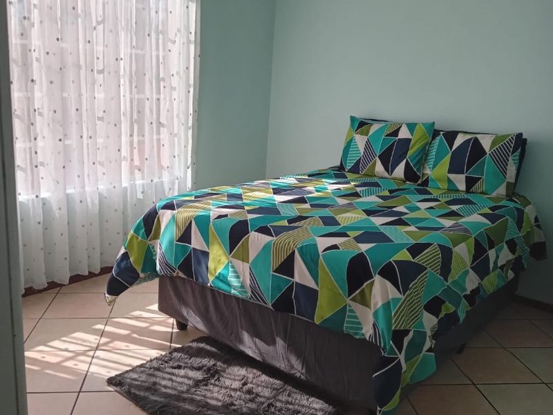 THREE BEDROOMS AND TWO BATHROOMS  - Photo 6