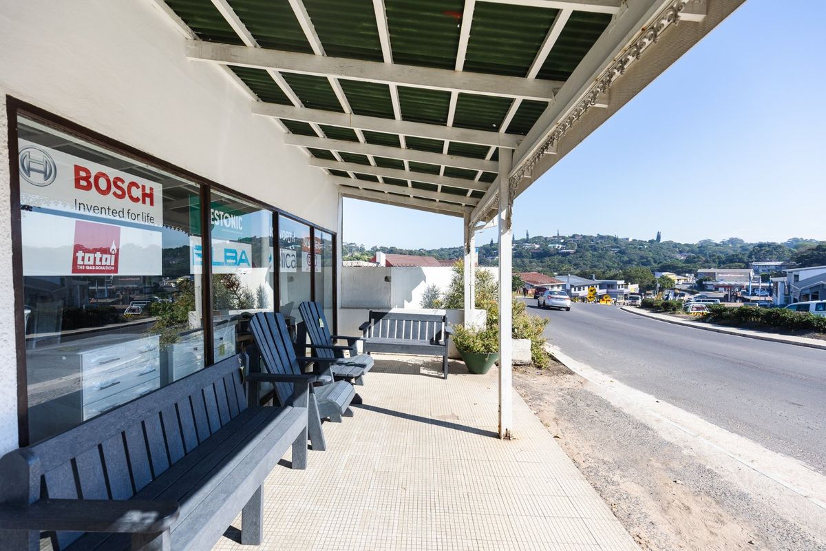 Exceptional Opportunity: Prime Three-Story Commercial Building With High Visibility  - Photo 4