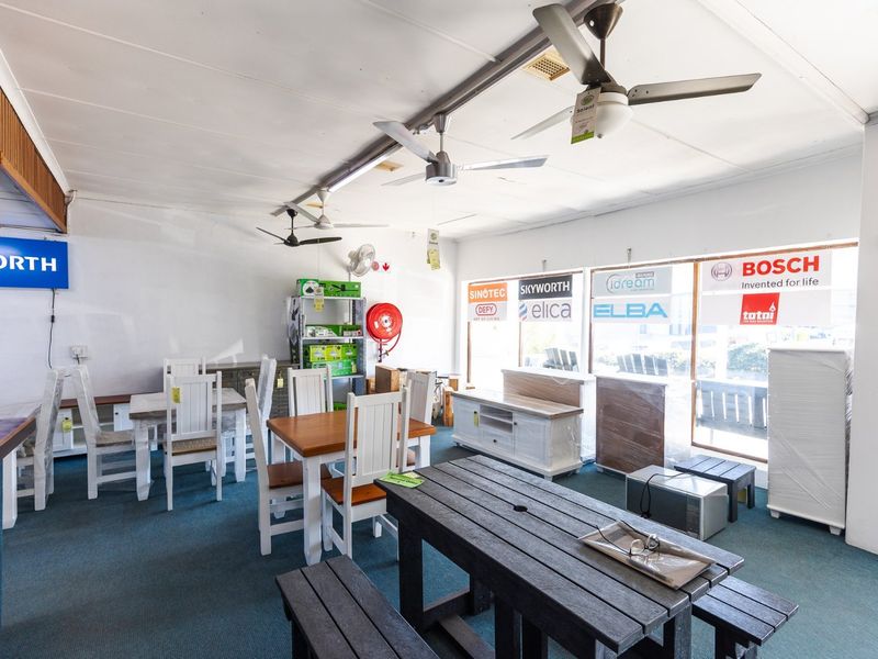 Exceptional Opportunity: Prime Three-Story Commercial Building With High Visibility  - Photo 9