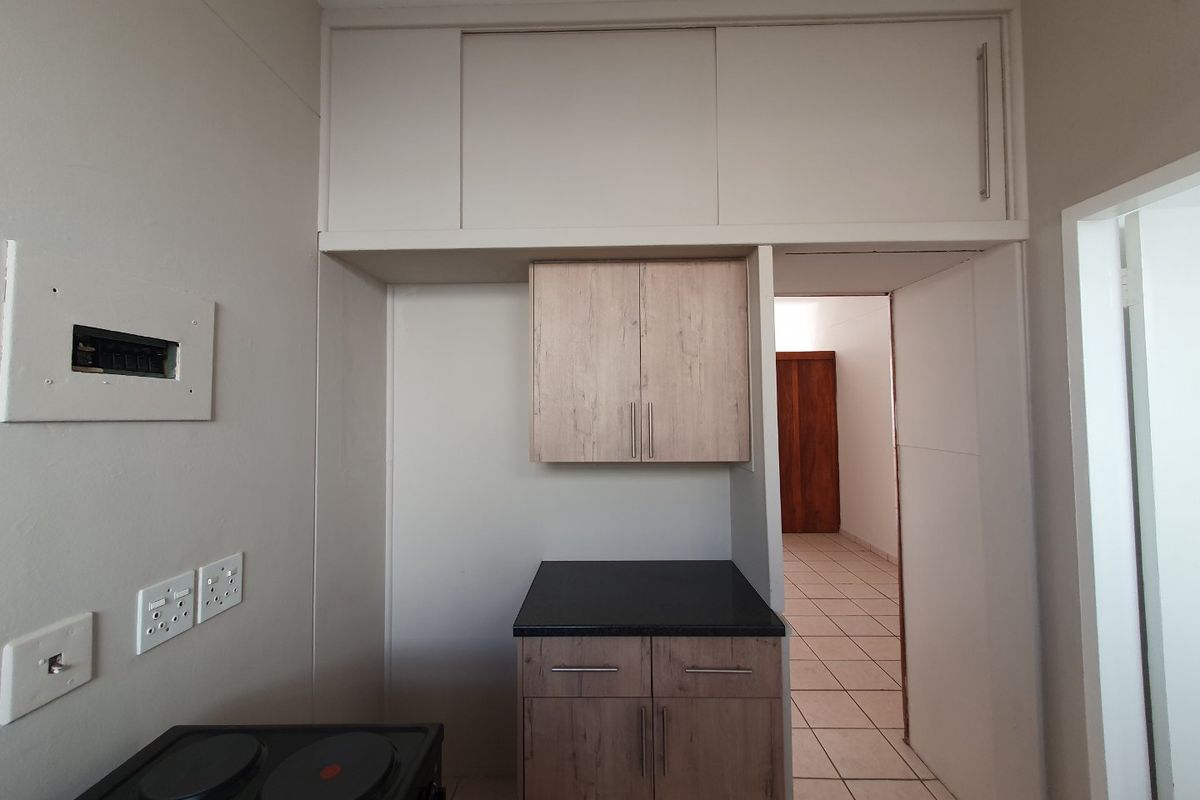 NEWLY RENOVATED BATCHELOR FLAT FOR SALE IN THE POPULAR BLOCK CHEBEMA - Photo 2