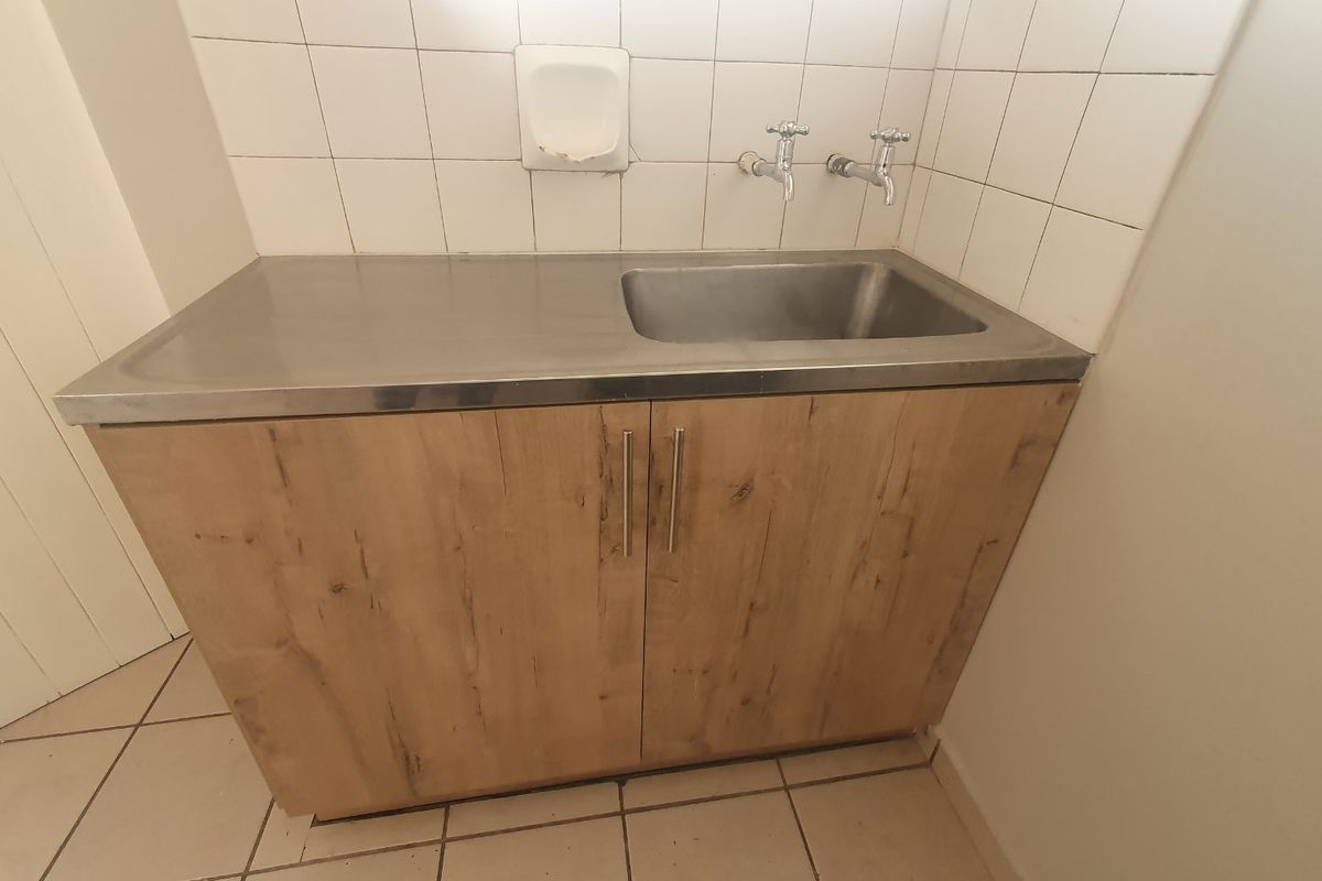 NEWLY RENOVATED BATCHELOR FLAT FOR SALE IN THE POPULAR BLOCK CHEBEMA - Photo 4