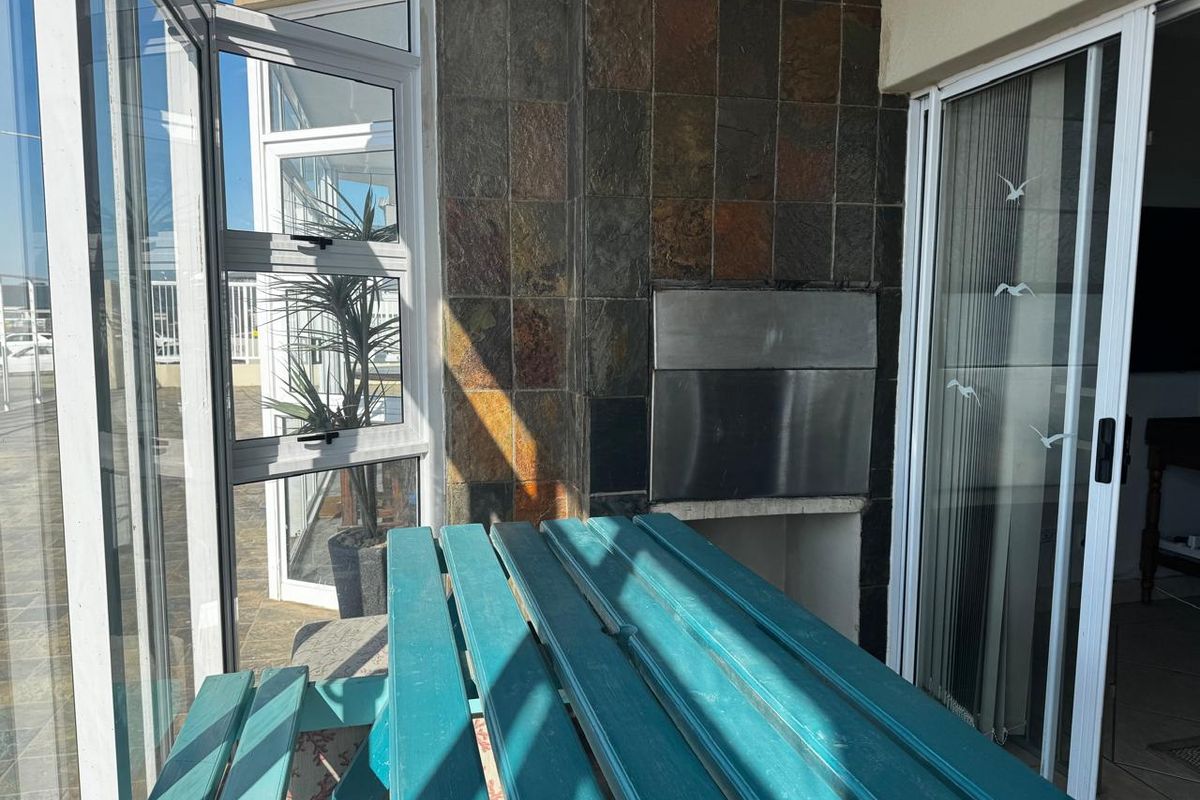 Beachfront Bliss in Jeffreys Bay! - Photo 4