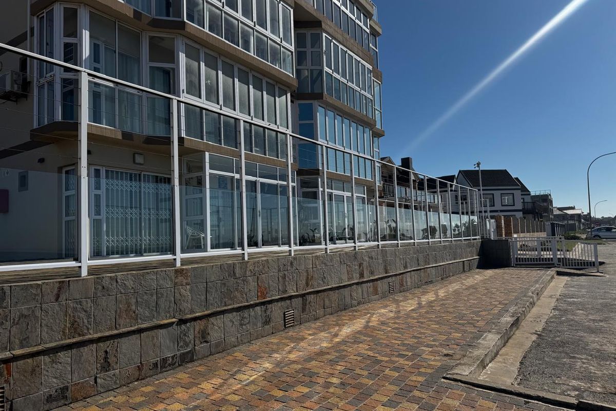 Beachfront Bliss in Jeffreys Bay! - Photo 5