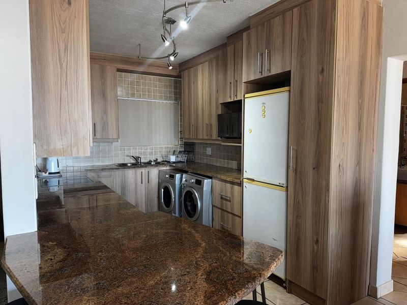 Beachfront Bliss in Jeffreys Bay! - Photo 8