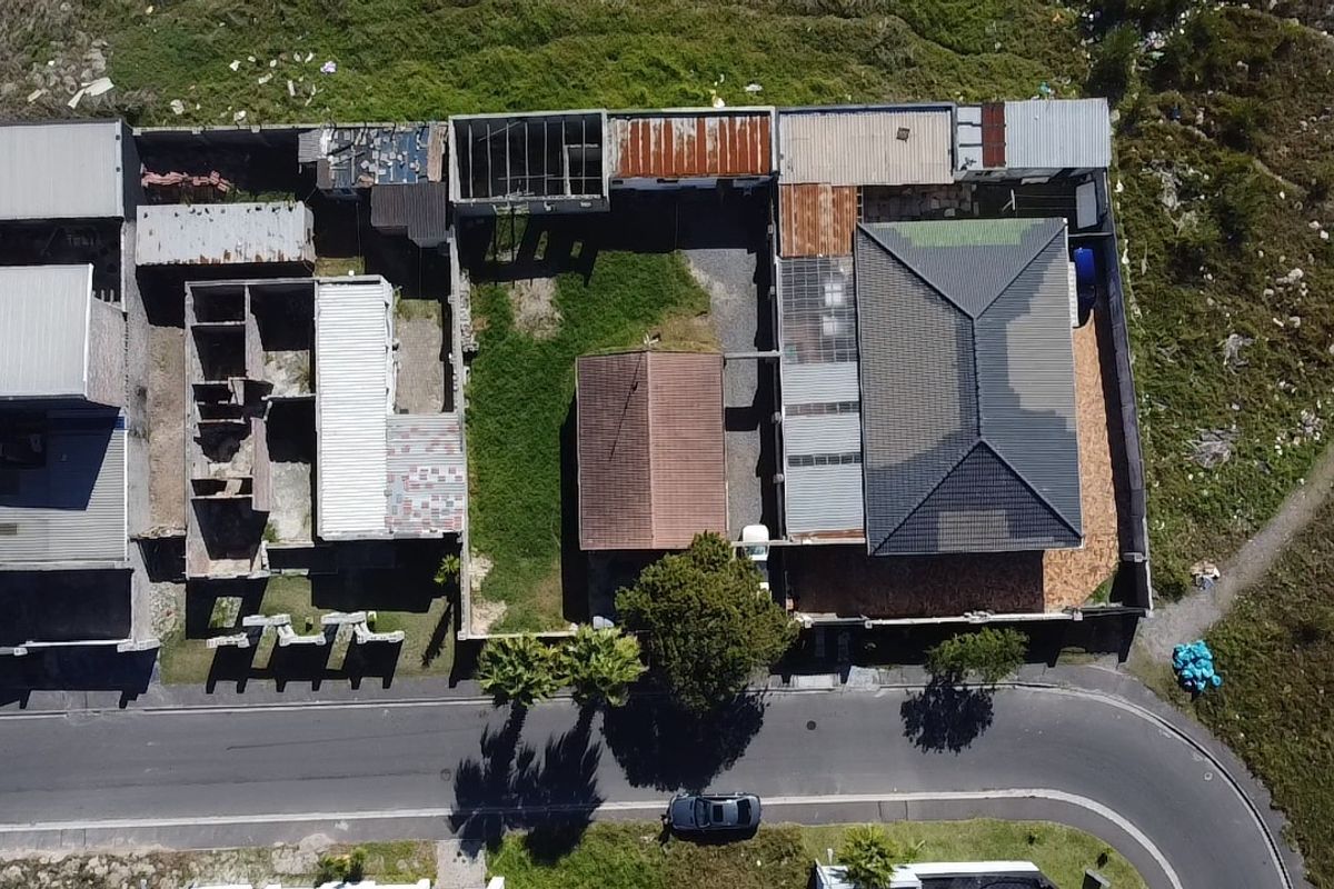 Investor’s Dream or Dual-Family Opportunity – Unlock the Potential! - Photo 4