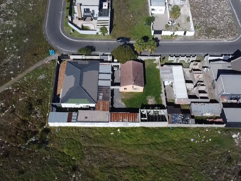 Investor’s Dream or Dual-Family Opportunity – Unlock the Potential! - Photo 3