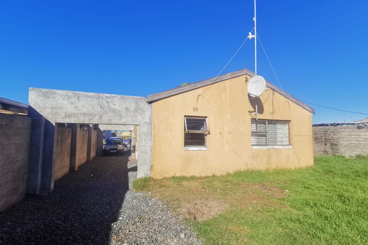 Investor’s Dream or Dual-Family Opportunity – Unlock the Potential! - Photo 2