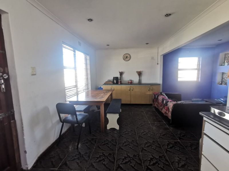 Investor’s Dream or Dual-Family Opportunity – Unlock the Potential! - Photo 7