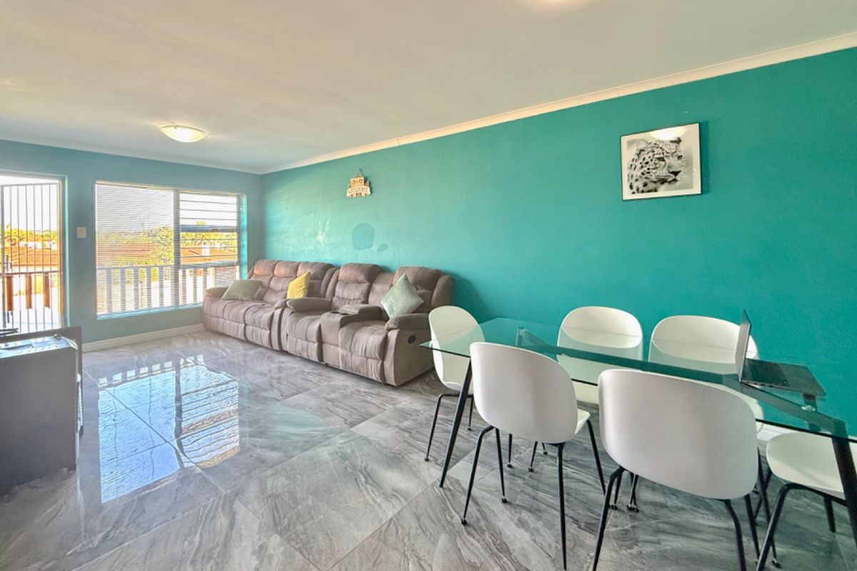 Ultra modern with exclusive finishes in secure complex. - Photo 4