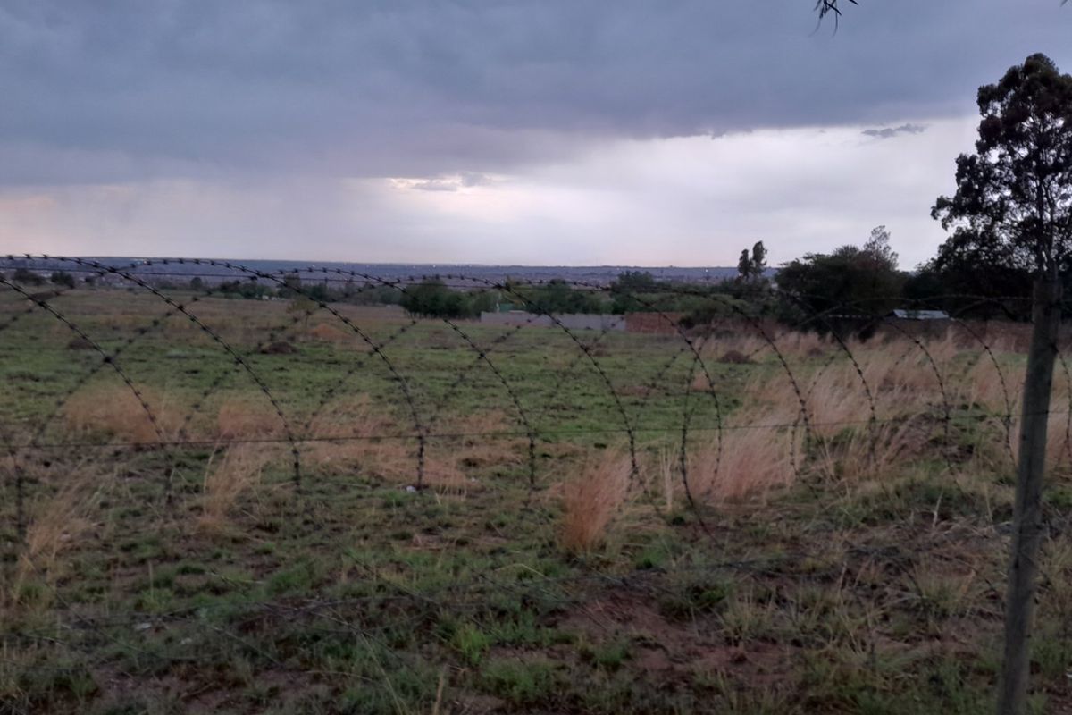 100 SQUARE METERS VACANT LAND PROPERTY FOR RENT - Photo 3