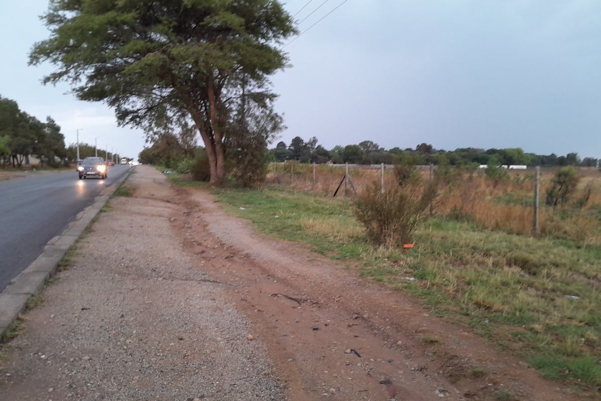 2500 SQUARE METERS VACANT LAND PROPERTY FOR RENT - Photo 2