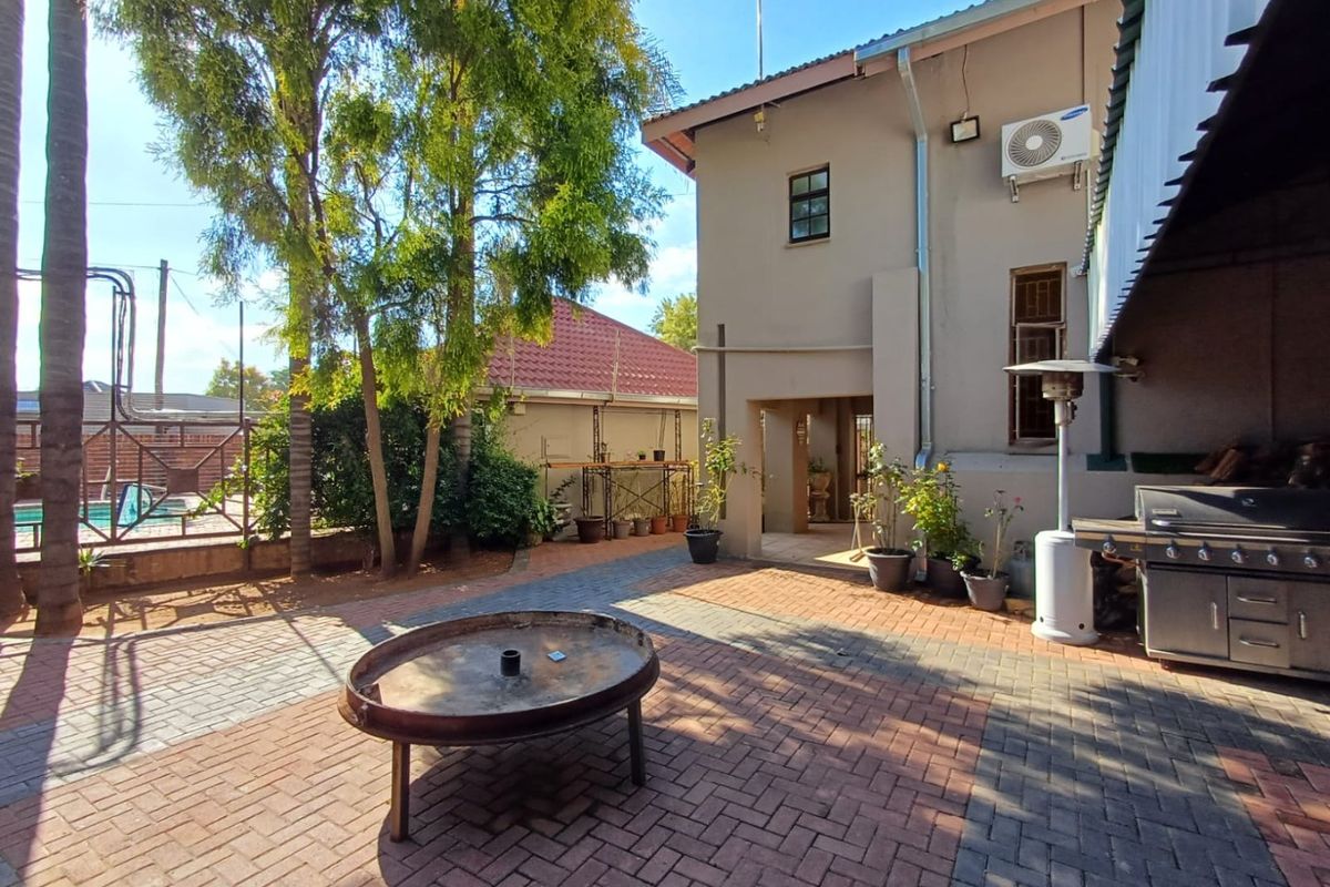 Grand Double-Storey Retreat on Expansive Stand – Exclusive Living in Stilfontein Ext 4 - Photo 5
