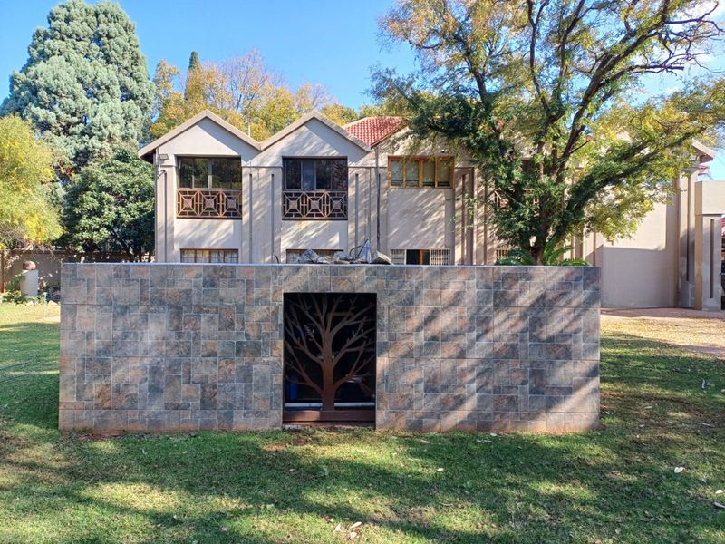 Grand Double-Storey Retreat on Expansive Stand – Exclusive Living in Stilfontein Ext 4 - Photo 10