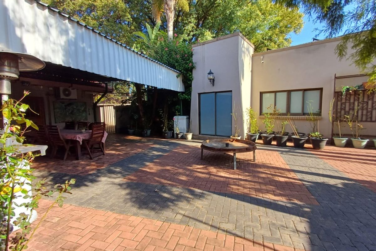 Grand Double-Storey Retreat on Expansive Stand – Exclusive Living in Stilfontein Ext 4 - Photo 4