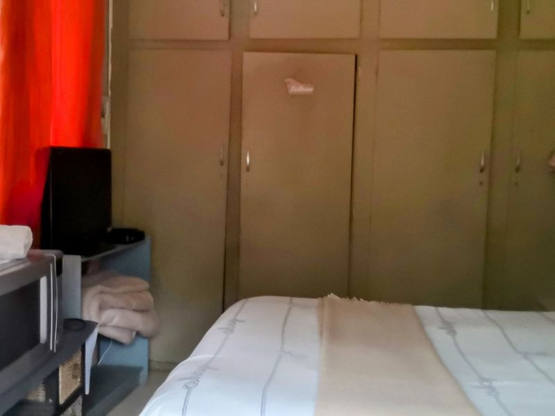 Investment Opportunity: 9-Bedroom, 9-Bathroom Overnight Accommodation in Lush Green Surroundings - Photo 10