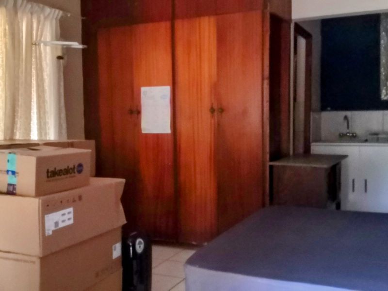 Investment Opportunity: 9-Bedroom, 9-Bathroom Overnight Accommodation in Lush Green Surroundings - Photo 8