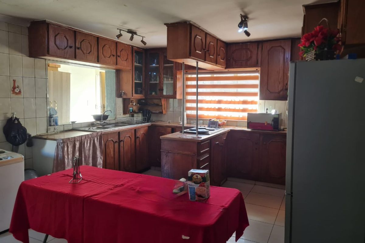 Well Sized 3-Bedroom Apartment - Photo 3