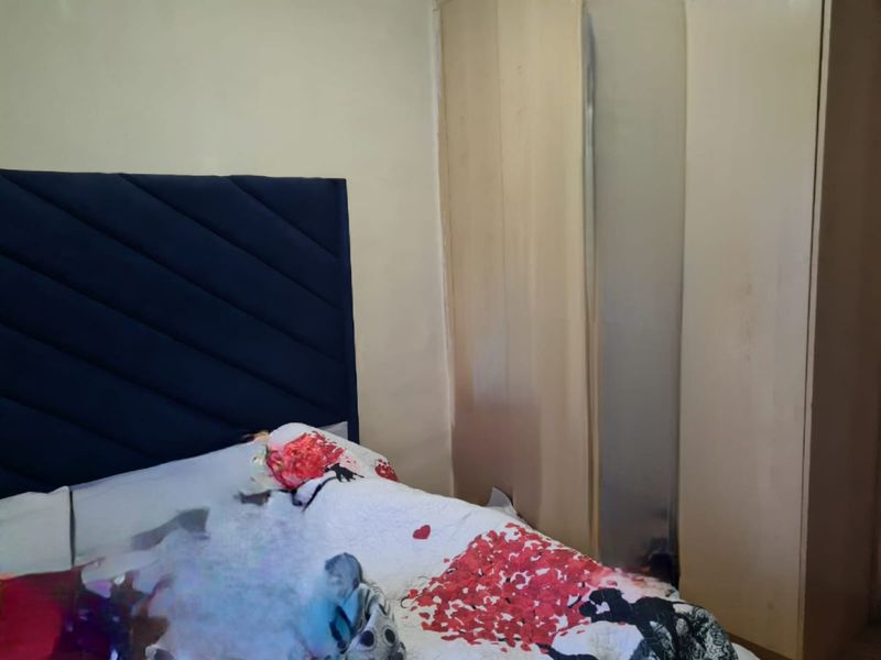 Well Sized 3-Bedroom Apartment - Photo 10