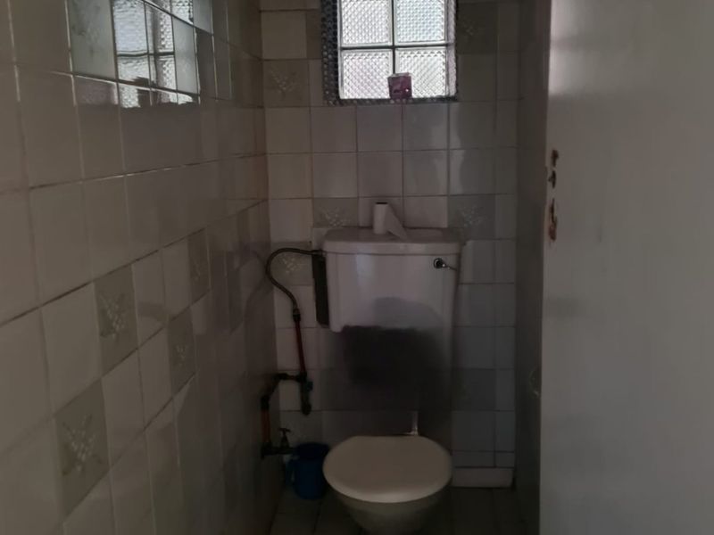 Well Sized 3-Bedroom Apartment - Photo 8