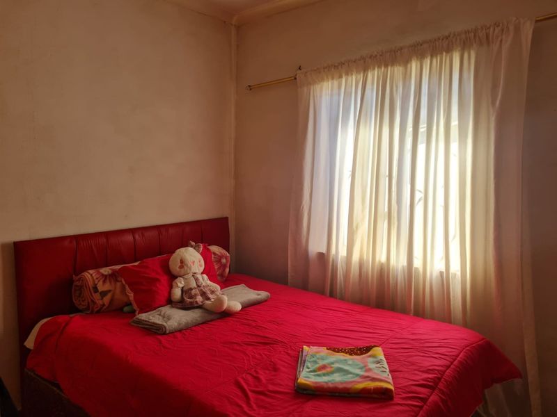 Well Sized 3-Bedroom Apartment - Photo 6
