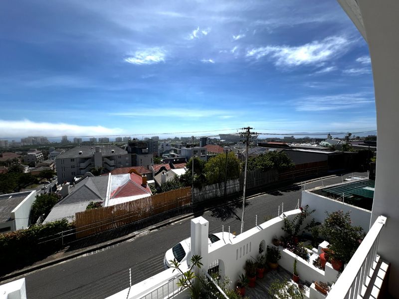 Charming Furnished Studio in Upper Green Point. - Photo 2