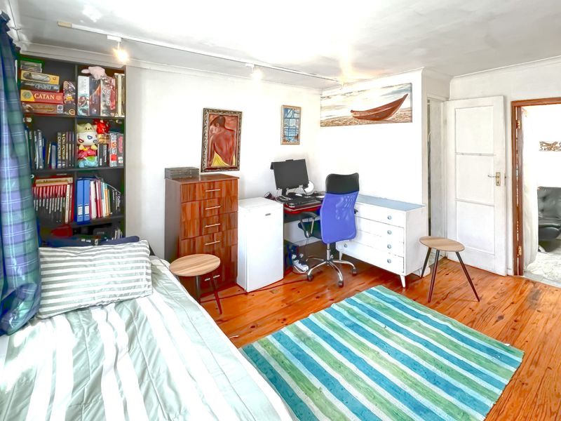 Charming Furnished Studio in Upper Green Point. - Photo 10