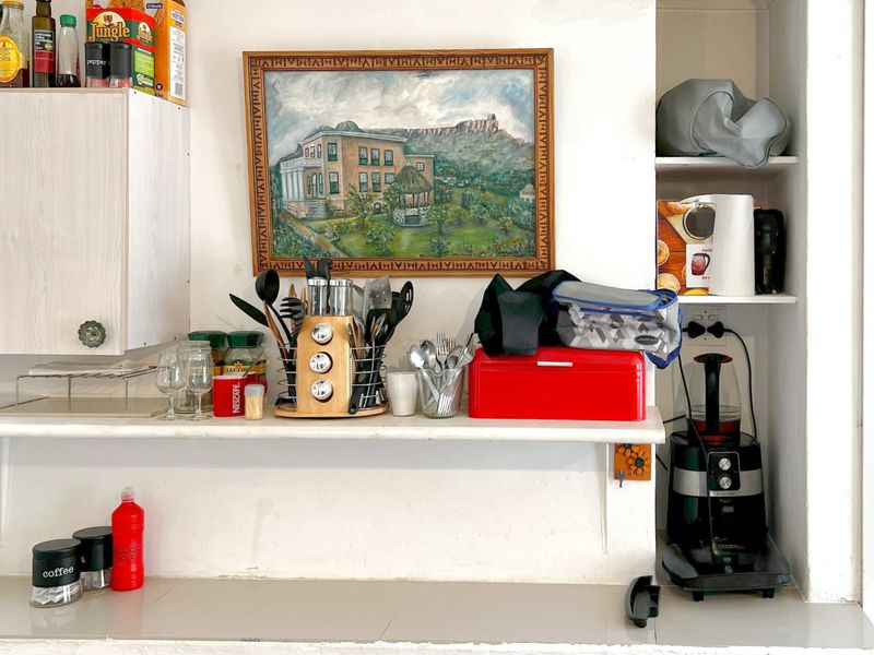 Charming Furnished Studio in Upper Green Point. - Photo 9