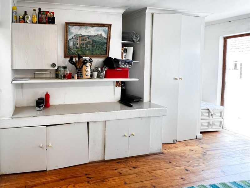 Charming Furnished Studio to Rent in Upper Green Point – Private Entrance & Great Location. - Photo 4