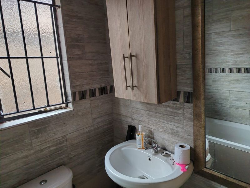 Two Bedrooms Home for Rent - Lotus Gardens  - Photo 5