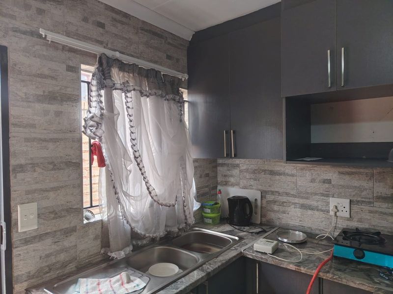 Two Bedrooms Home for Rent - Lotus Gardens  - Photo 4