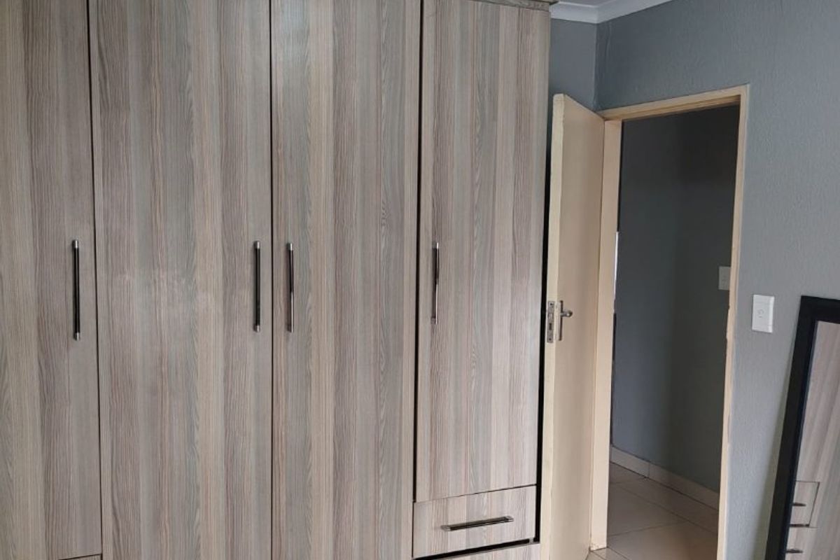 Two Bedrooms Home for Rent - Lotus Gardens  - Photo 2