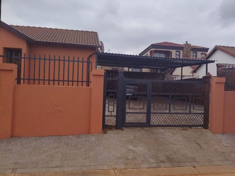 Two Bedrooms Home for Rent - Lotus Gardens  - Photo 8