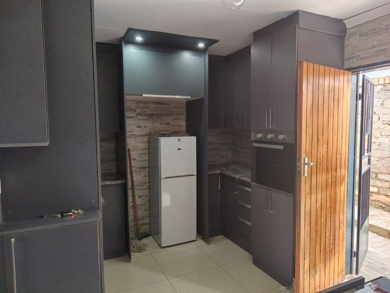 Two Bedrooms Home for Rent - Lotus Gardens  - Photo 6