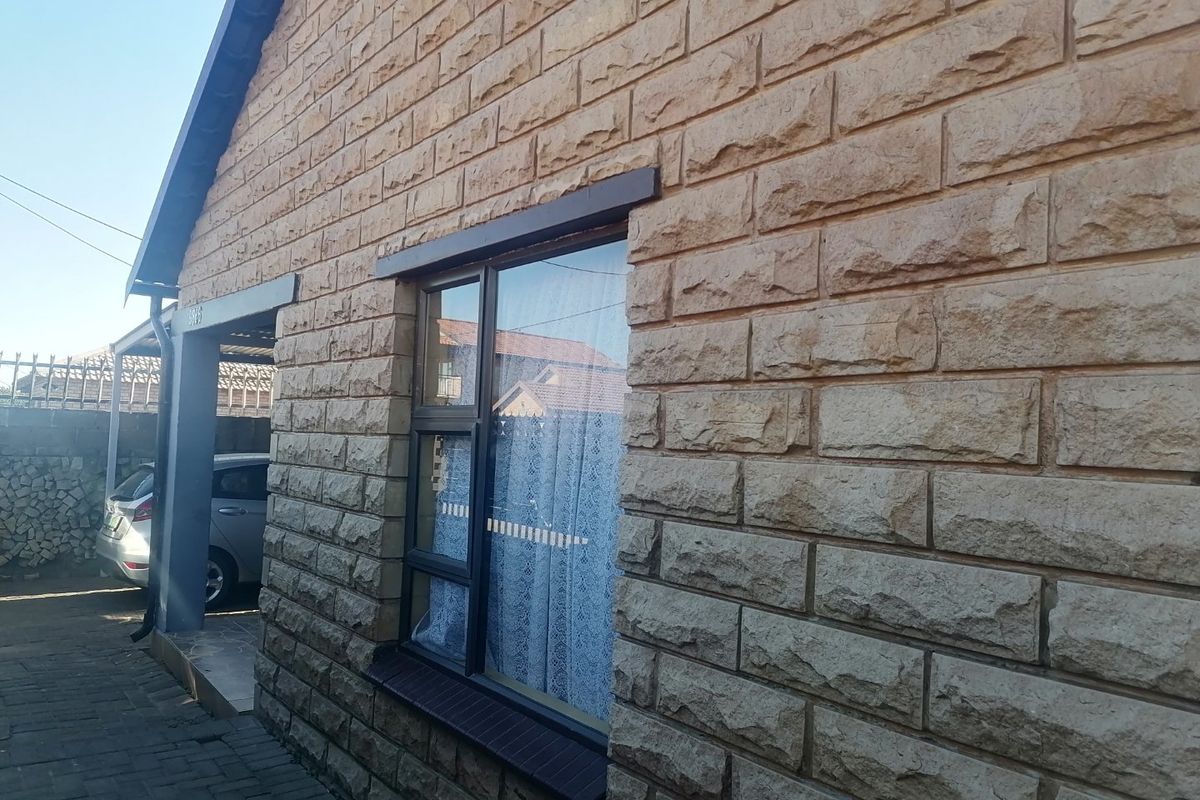 Beautiful, renovated 3 bedroom family home for sale in Grasslandn Bloemfontein - Photo 4