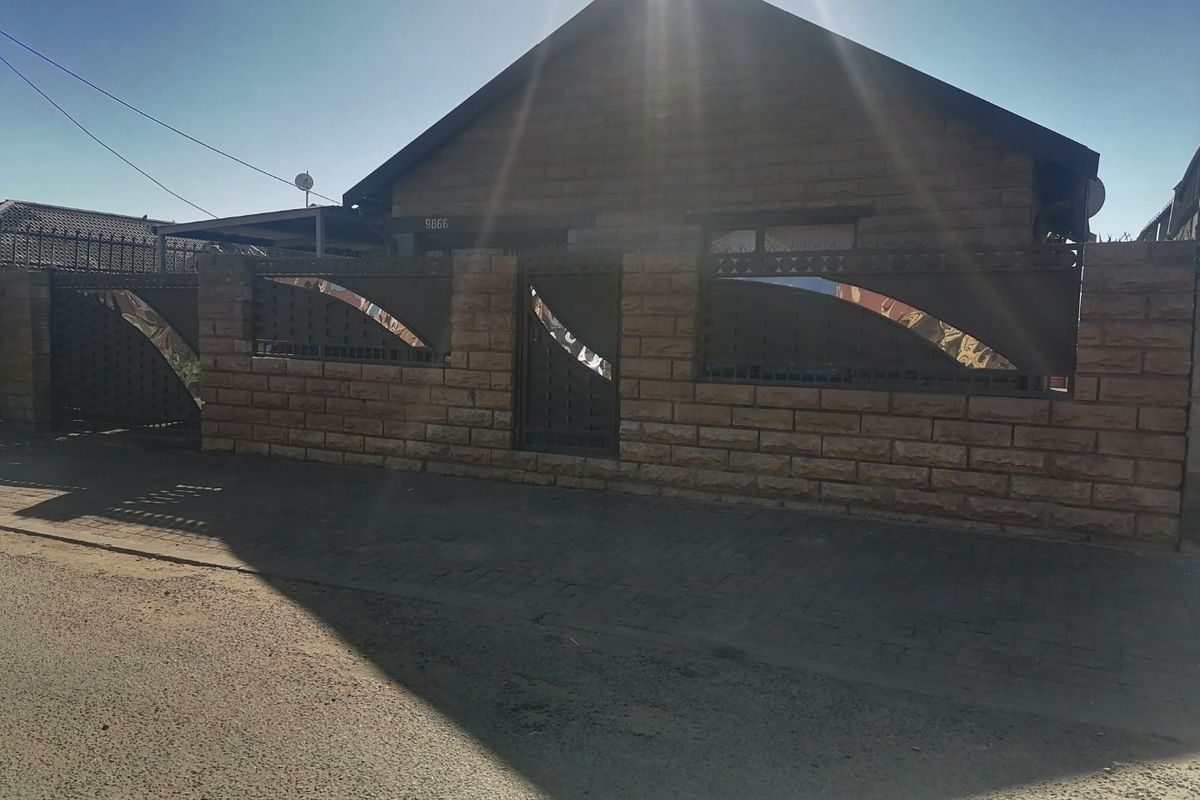 Beautiful, renovated 3 bedroom family home for sale in Grasslandn Bloemfontein - Photo 2