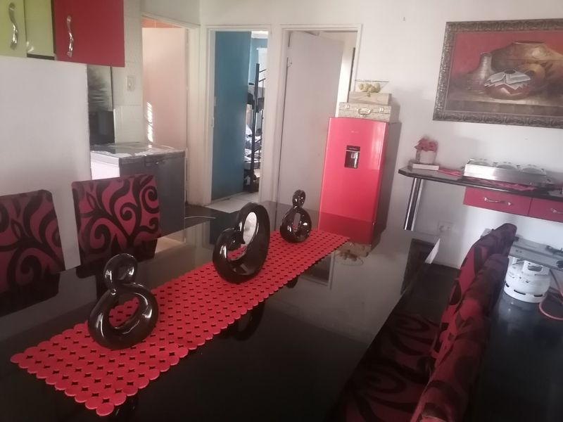 Beautiful, renovated 3 bedroom family home for sale in Grasslandn Bloemfontein - Photo 8