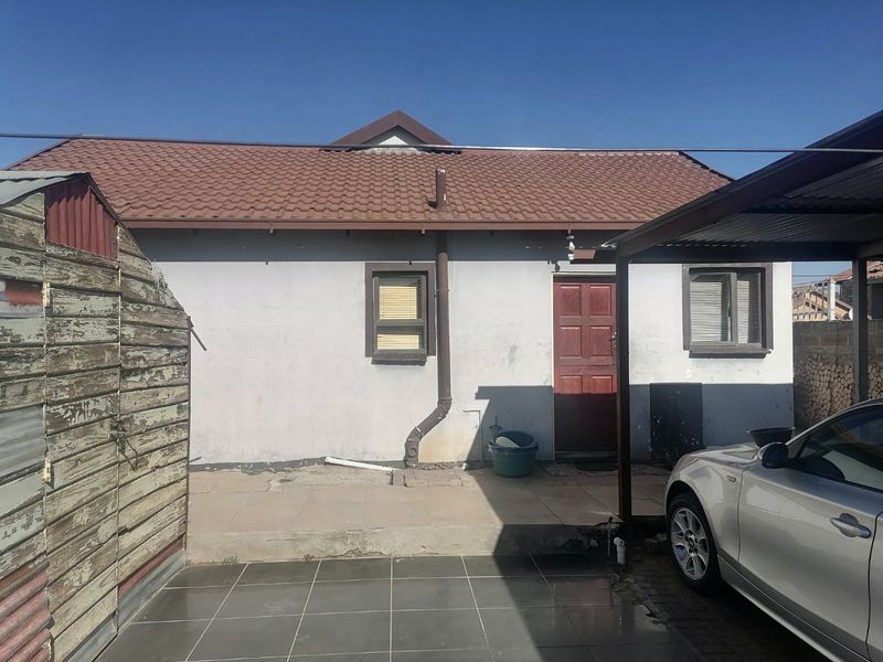 Beautiful, renovated 3 bedroom family home for sale in Grasslandn Bloemfontein - Photo 6