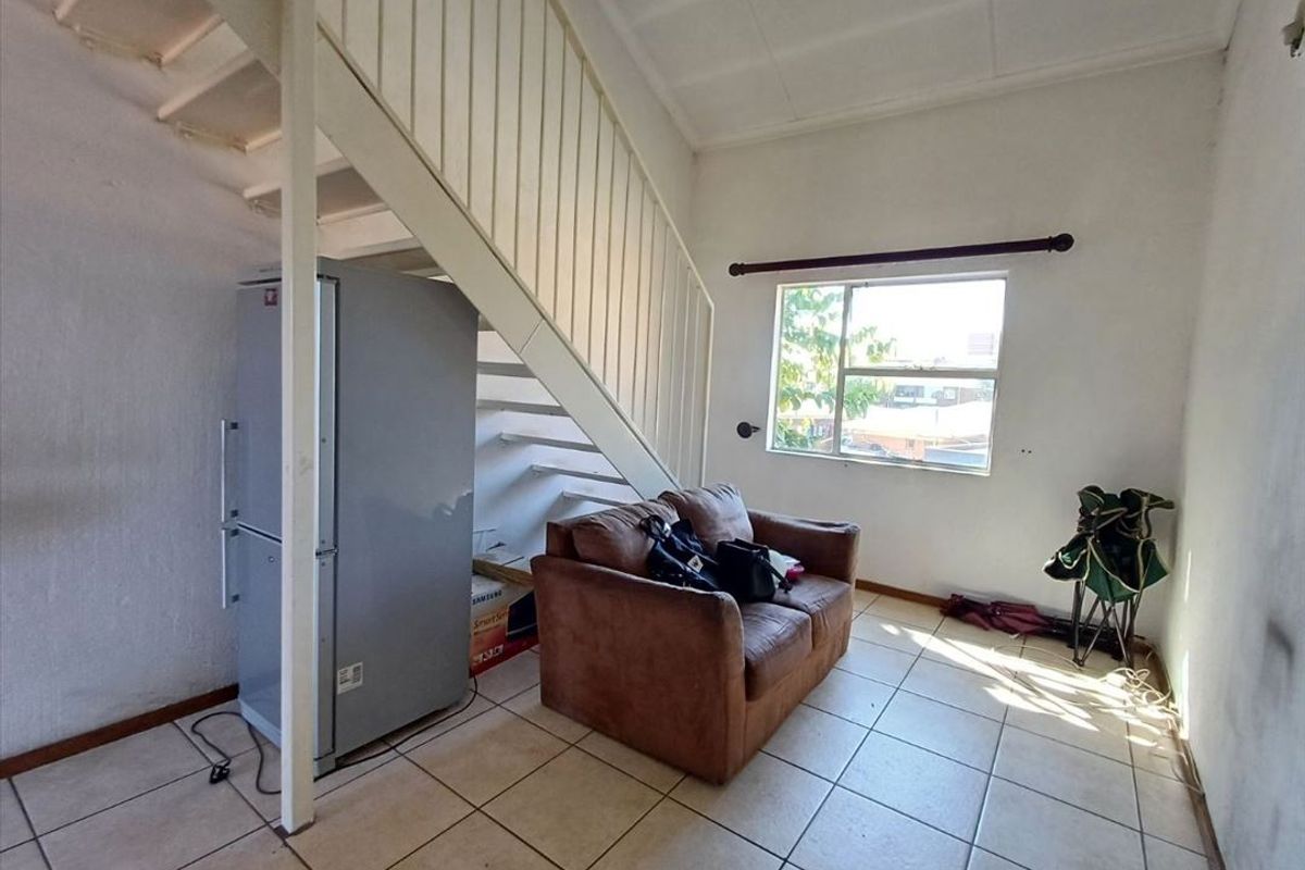 Cozy Starter Home Ideal for Simplified Living - Photo 3