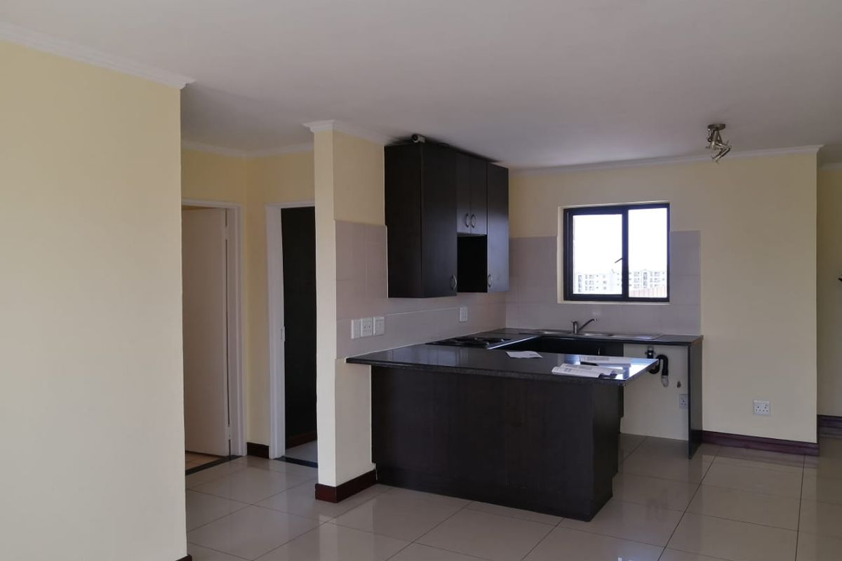 Modern 2 Bed Apartment in Carlswald - Photo 2