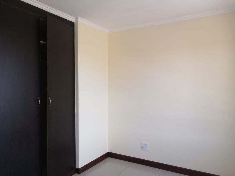 Modern 2 Bed Apartment in Carlswald - Photo 7