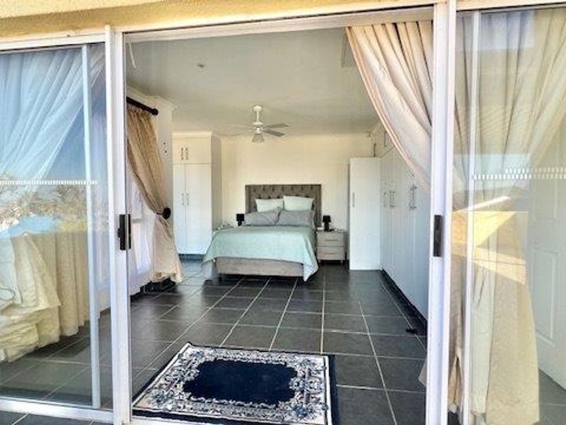 Spacious 5-Bedroom Home with Stunning Sea Views – St Michaels On Sea - Photo 8