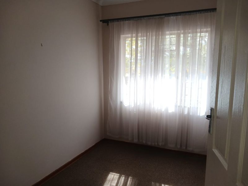 Modern Comfort Meets Effortless Living – Stylish Townhouse in Songloed, Klerksdorp - Photo 10